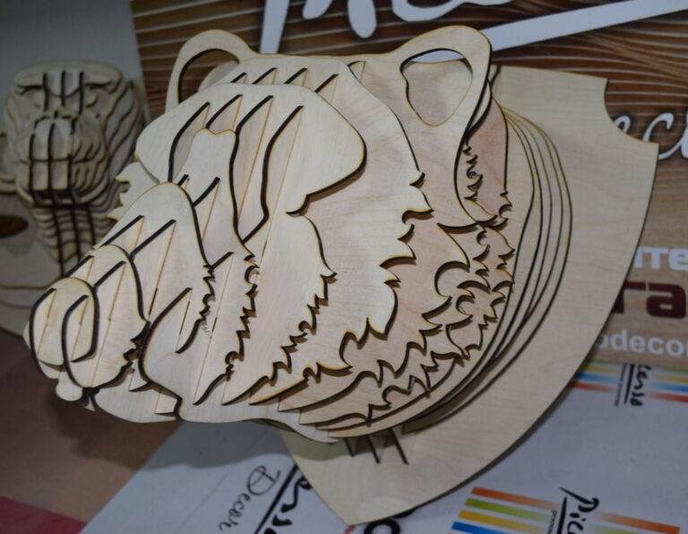 Laser Cut Wild Bear Head Wall Decoration CDR File